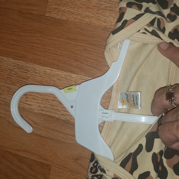 2 pc bundle leopard print onesie & bunting sz 3 to 6 mnths - Picture 3 of 3